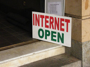 Internet Open: Jeder will überall vernetzt sein (Foto: flickr/balleyne)