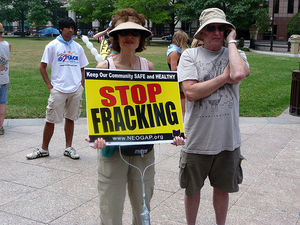 Protest: bei der Bevölkerung ist Fracking unbeliebt (Foto: flickr/ProgressOhio)