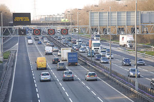Autobahn: Autofahren wird zunehmend zum Luxus (Foto: flickr/Highway Agency)