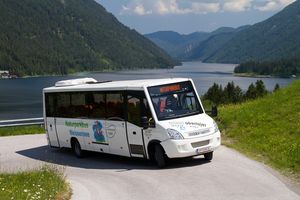 Bus am Weißensee: Touristen brauchen kein eigenes Auto (Foto: weißensee.com)