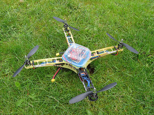 Quadrocopter: Modellauto kann problemlos abheben (Foto: flickr.com/Lenz Grimmer)