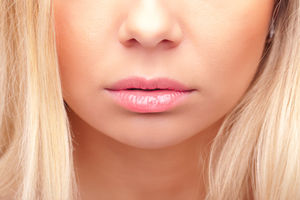 Blondine: Schönheit ist bekanntlich Ansichtssache (Foto: pixelio.de/S. Hegewald)