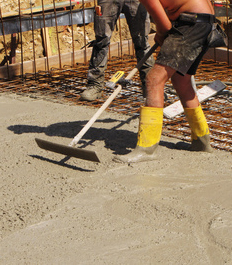 Bauarbeiter: Arbeitskosten steigen immer weiter an (Foto: pixelio.de, R. Sturm)