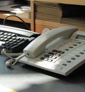 Telefon: Unternehmen bleiben beim Altbewährten (Foto: pixelio.de, Rainer Sturm) Telefon: Unternehmen bleiben beim Altbewährten (Foto: pixelio.de, Rainer Sturm)