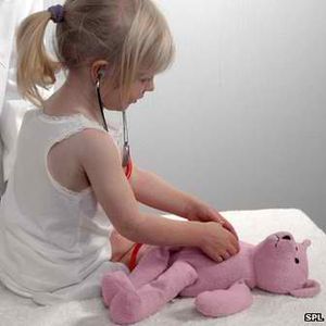 Kleines Mädchen: Chemotherapie schädigt Herzen von Kindern (Foto: SPL) Kleines Mädchen: Chemotherapie schädigt Herzen von Kindern (Foto: SPL)