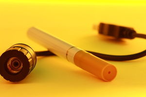 E-Zigarette: Risiken noch unzureichend belegt (Foto: pixelio.de, G. Peter)