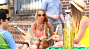 ''Chillsner'': Hightech-Gel kühlt Bier permanent ab (Foto: corkcicle.com)