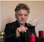 Weinkenner Rolf Bichsel beim Bordeaux-Test (Foto: VINUM)
