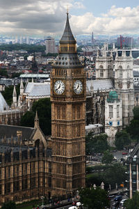 Big Ben in London: Banken brauchen mehr Geld (Foto: pixelio.de, Alexander Klaus)
