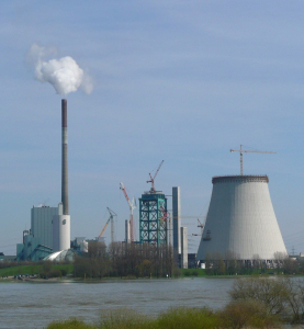 Müllverbrennungsanlage: Kommunen im Vorteil (Foto: pixelio.de, Gabi Schoenemann)