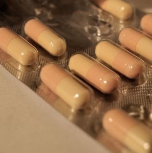 Medikament: Experten streiten um Wirksamkeit (Foto: pixelio.de, CFalk)