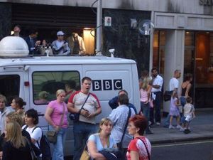 Übertragungswagen: immer mehr sehen BBC (Foto: pixelio.de/Herbert Dazo)