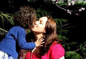 Kuss: Wortschatz größer bei informativer Interaktion (Foto: pixelio.de, Souza)