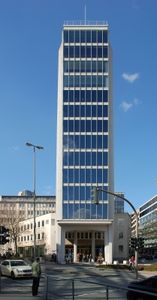 Axel-Springer-Hochhaus: DJV übt Kritik (Foto: pixelio.de, Bernd Sterzl)