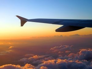 Flugzeug: Turbulenzen via Laser berechenbar (Foto: pixelio.de/Petra Schmidt) Flugzeug: Turbulenzen via Laser berechenbar (Foto: pixelio.de/Petra Schmidt)