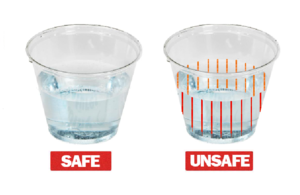 Gläser: rote Warnstreifen erscheinen (Foto: drinksavvyinc.com)
