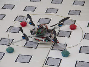 Smartphone-Quadcopter: findet sich allein zurecht (Foto: tuwien.ac.at)