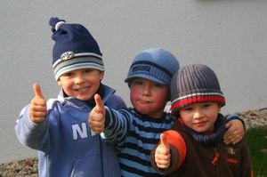 Kinder: sind aus freien Stücken sozial (Foto: pixelio.de, Ines Friedrich)