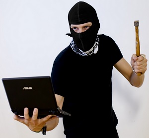 Hacker: Vor denen wollen sich User schützen (Foto: flickr.com, Adam Thomas)