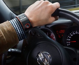 Smartwatch am Steuer: Spezialmodell für Sportwagen (Foto: Nissan)