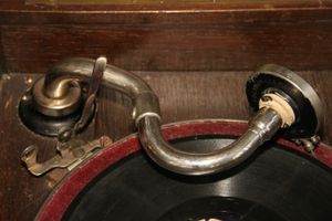 Grammofon: Musik verbindet Generationen (Foto: pixelio.de, Mareike Wagner)