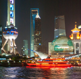 Shanghai bei Nacht: Deutsche Firmen oft unklug (Foto: pixelio.de, Ralf Hanke)