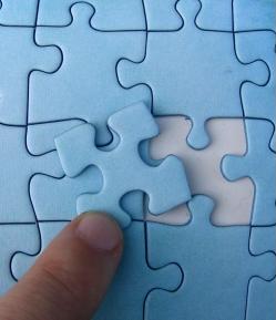 Puzzle: Bewerber müssen perfekt passen (Foto: pixelio.de, S. Hofschlaeger)