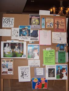 Pinterest: bietet Online-Pinnwände für die User (Foto: wikimedia/Laurence Parry)