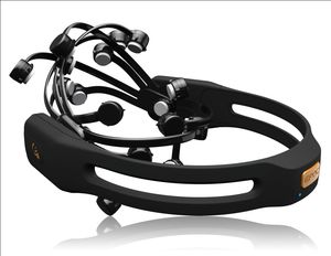 Neuro-Headset: überwacht Gehirnaktivität beim Fahren (Foto: emotiv.com)