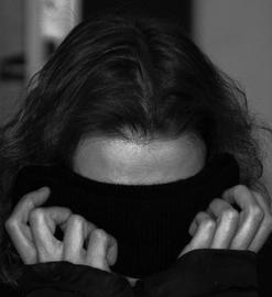 Vor Angst verstecken: Forscher sehen Grund in Genen (Foto: pixelio.de, sokaeiko) Vor Angst verstecken: Forscher sehen Grund in Genen (Foto: pixelio.de, sokaeiko)