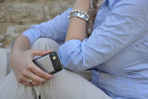 Smartphone: lokales Netzwerk in der Hosentasche (Foto: pixelio.de/J. Kirchner)