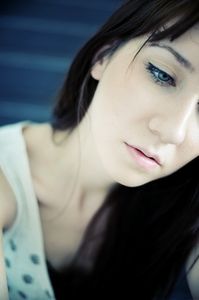 Nachdenkliches Mädchen: Reflexion via Facebook (Foto: pixelio.de, Corinna Dumat) Nachdenkliches Mädchen: Reflexion via Facebook (Foto: pixelio.de, Corinna Dumat)