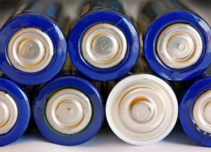 Batterien: Gummi-Material soll Lithium-Akkus sichern (Foto: oixelio.de/BirgitH) Batterien: Gummi-Material soll Lithium-Akkus sichern (Foto: oixelio.de/BirgitH)