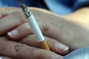 Zigarette: Jugendliche im Visier der Werber (Foto: pixelio.de/Günter Havlena) Zigarette: Jugendliche im Visier der Werber (Foto: pixelio.de/Günter Havlena)