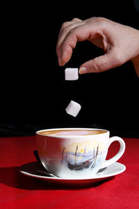 Zucker in den Kaffee: Südzucker in der Krise (Foto: pixelio.de, günther gumhold)