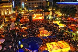 Event: Apps verbessern die Kommunikation (Foto: pixelio.de/Jörg Brinckheger)