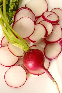 Radieschen: gesunde Ernährung bald per Pille (Foto: pixelio.de, Uschi Dreiucker) Radieschen: gesunde Ernährung bald per Pille (Foto: pixelio.de, Uschi Dreiucker)