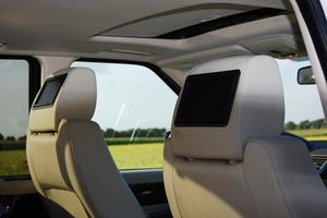 Auto-Displays: Bringen Panel-Herstellern ein Plus (Foto: Gaby Kempf, pixelio.de)