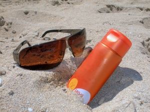 Sonnenschutz: Sorgen regen Nutzung an (Foto: pixelio.de/Manfred Walker)