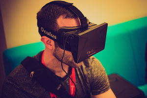 Oculus Rift: Wurde von Forschern drahtlos gemacht (Foto: flickr.com/Nan Palmero)