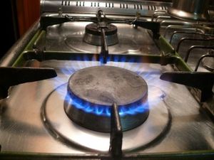 Gasherd: Alte Leitungen sind gefährlich (Foto: pixelio.de/Herbert Walter Krick)