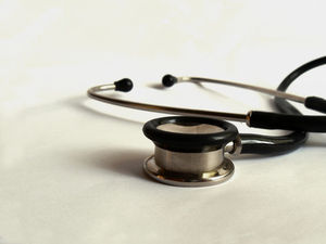 Stethoskop: Beschwerden über Ärzte häufen sich (Foto: pixelio.de/H.Zaremba)
