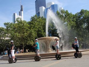 Segwaytour durch Frankfurt (© Mindways Segway Citytour Frankfurt)