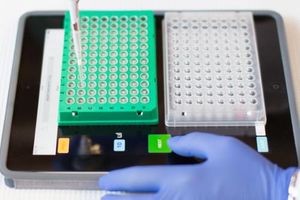 iPipet: soll Laboralltag vereinfachen (Foto: John Correa/Whitehead Institute)