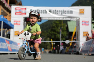 Kind auf dem Laufrad: World Games of Mountainbiking (Foto: saalbach.com) Kind auf dem Laufrad: World Games of Mountainbiking (Foto: saalbach.com)