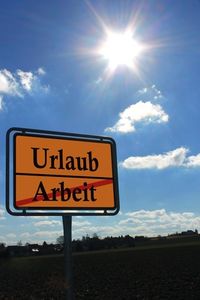 Urlaub/Arbeit: rechtzeitiges Abschalten wichtig (Foto: pixelio.de, Uwe Schlick)
