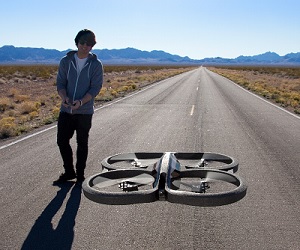 Drohnen-Ausflug: Rechtslage soll klarer werden (Foto: parrot.com)