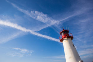 Leuchtturm: Junge Generation bucht via Smartphone (Foto: pixelio.de/R. Sturm)