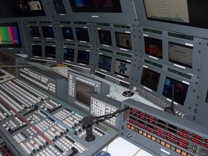 TV-Station: Künftig mehr Produktplatzierungen als Ziel (Foto: pixelio.de/Schütz) TV-Station: Künftig mehr Produktplatzierungen als Ziel (Foto: pixelio.de/Schütz)