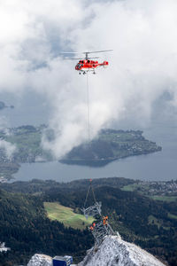 Rund 50 Tonnen Stahl flogen den Pilatus hoch (© Urs Wyss für Pilatus-Bahnen AG)